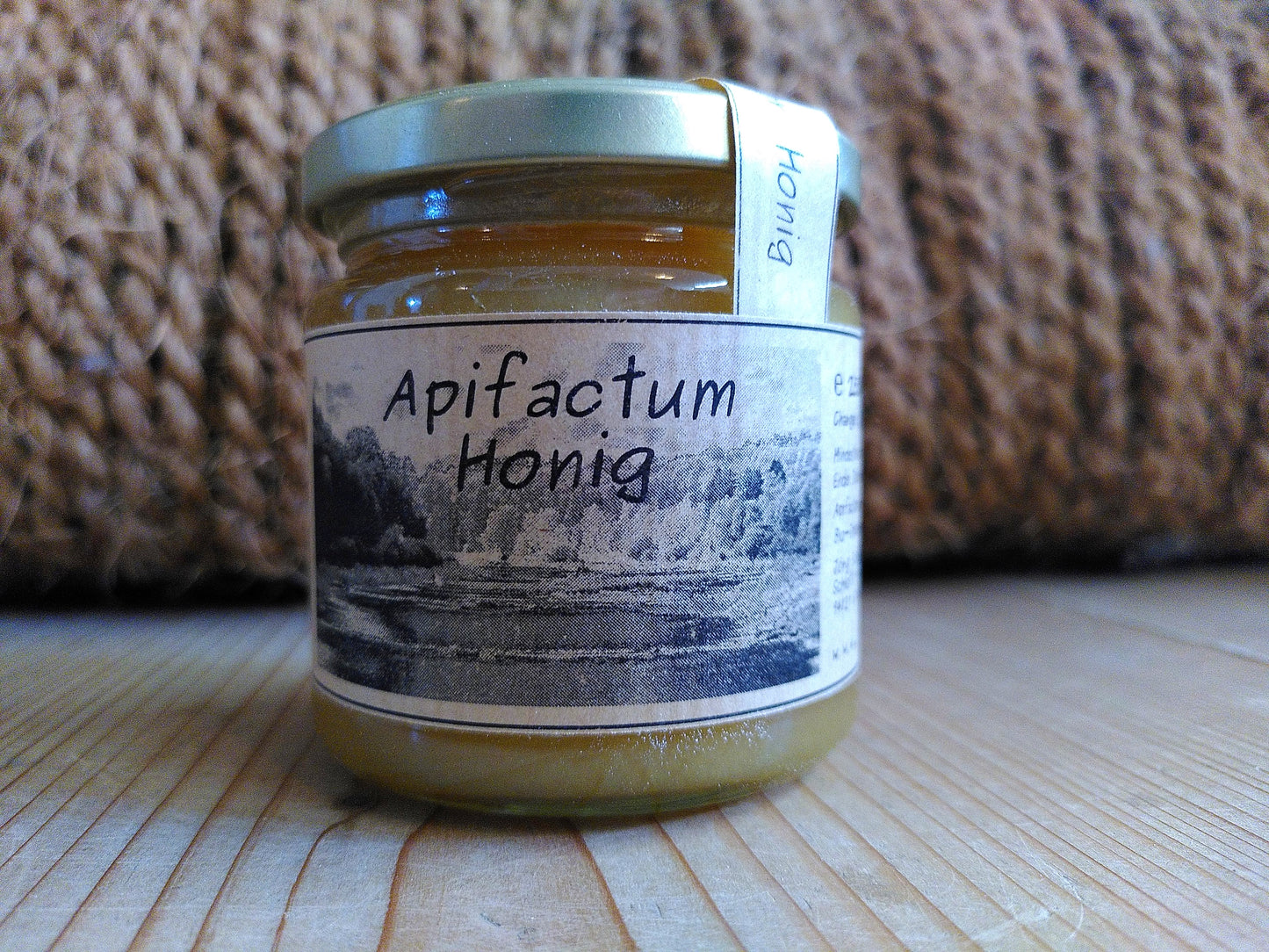 naturbelassener Bio-Honig