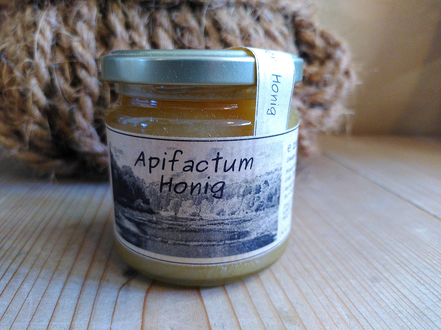 naturbelassener Bio-Honig