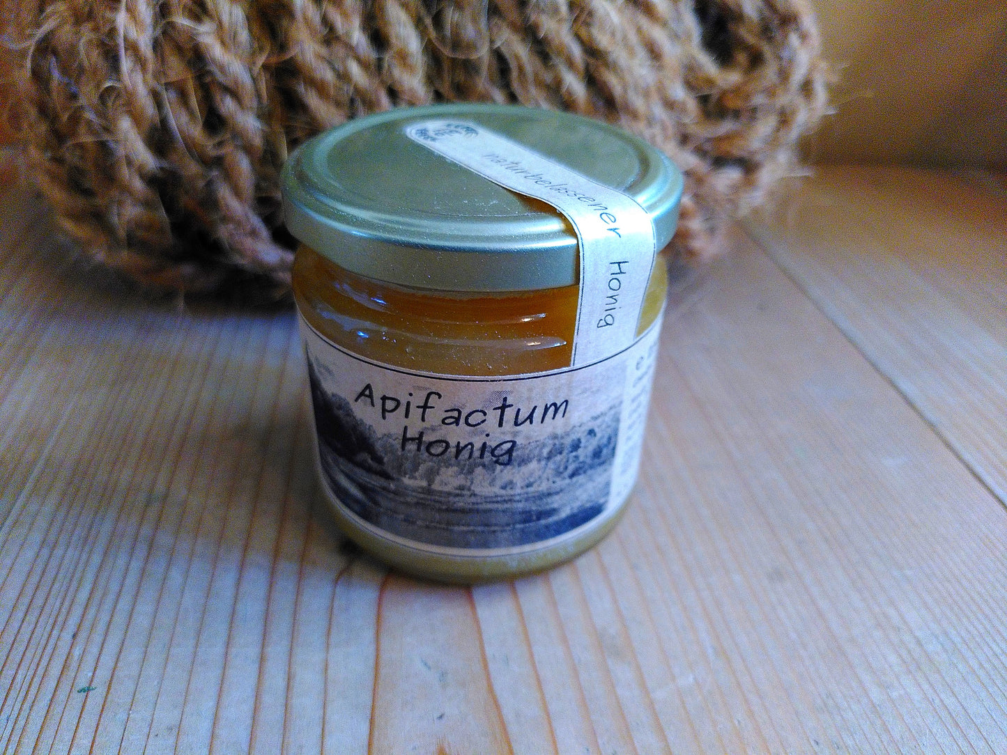 naturbelassener Bio-Honig
